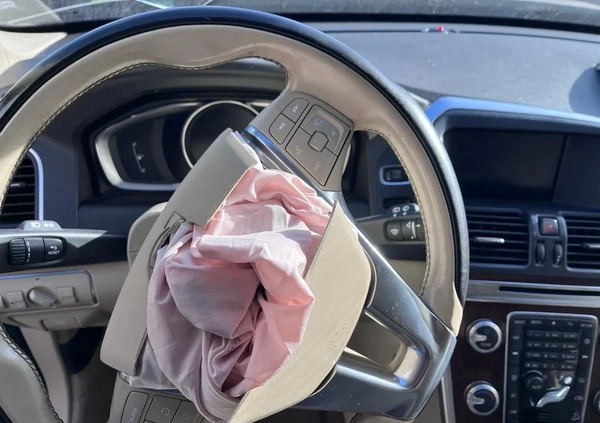 Volvo XC 60 cena 34000 przebieg: 135099, rok produkcji 2015 z Nowy Staw małe 154